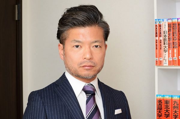 ナカサカ医進ゼミナール塾長兼講師の中野勉